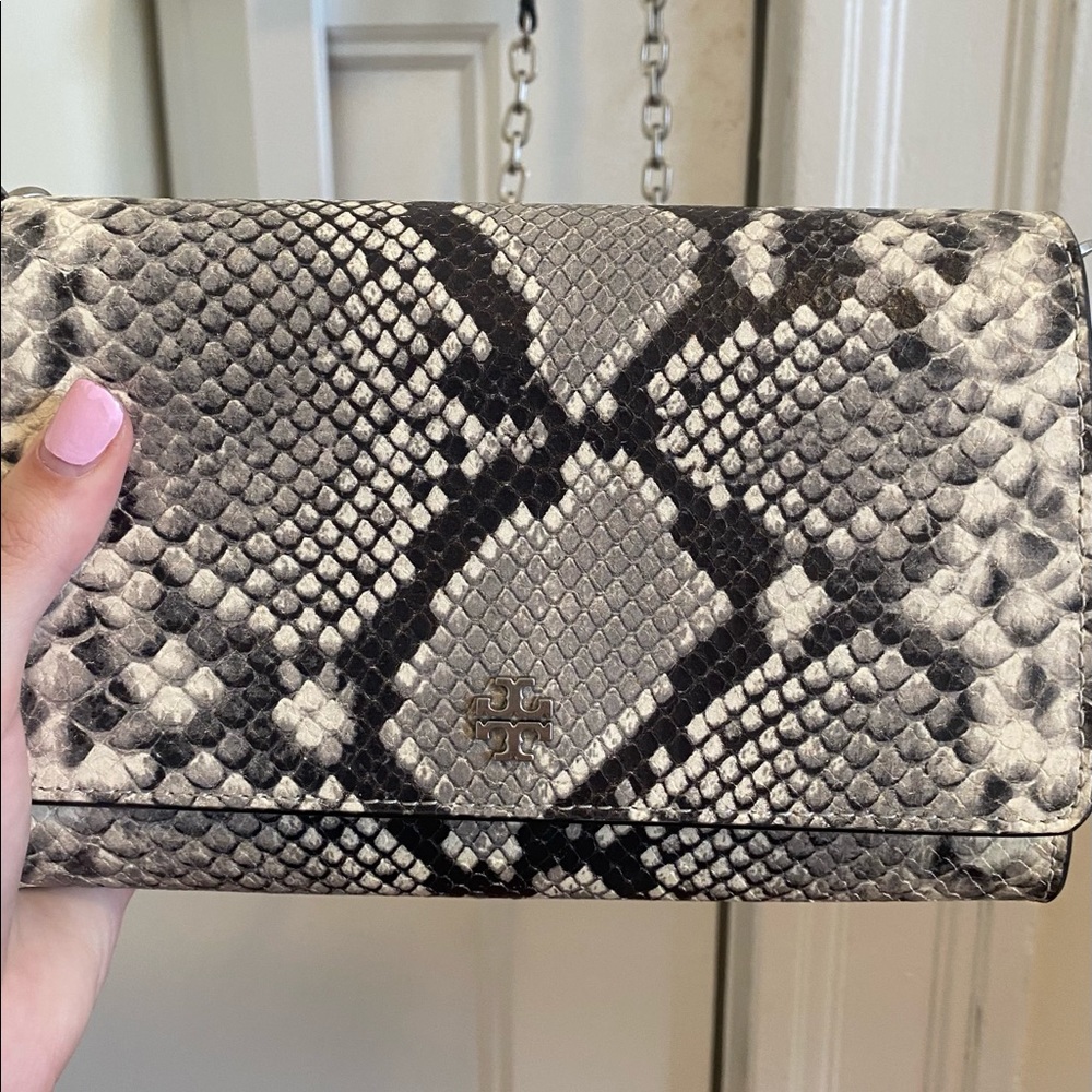 NWOT Tory Burch Robinson Crossbody Chain Wallet